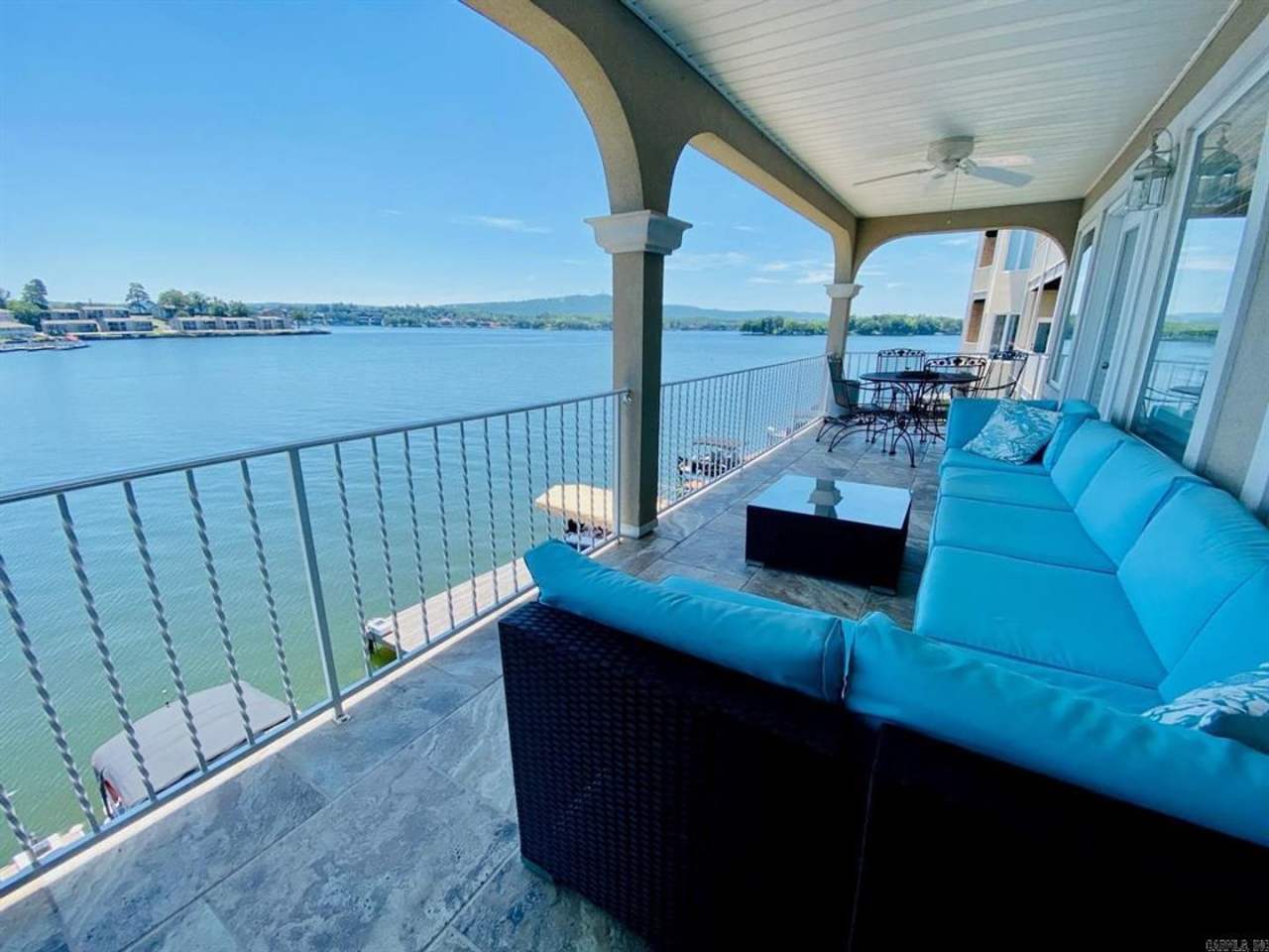 151 Villa Pointe