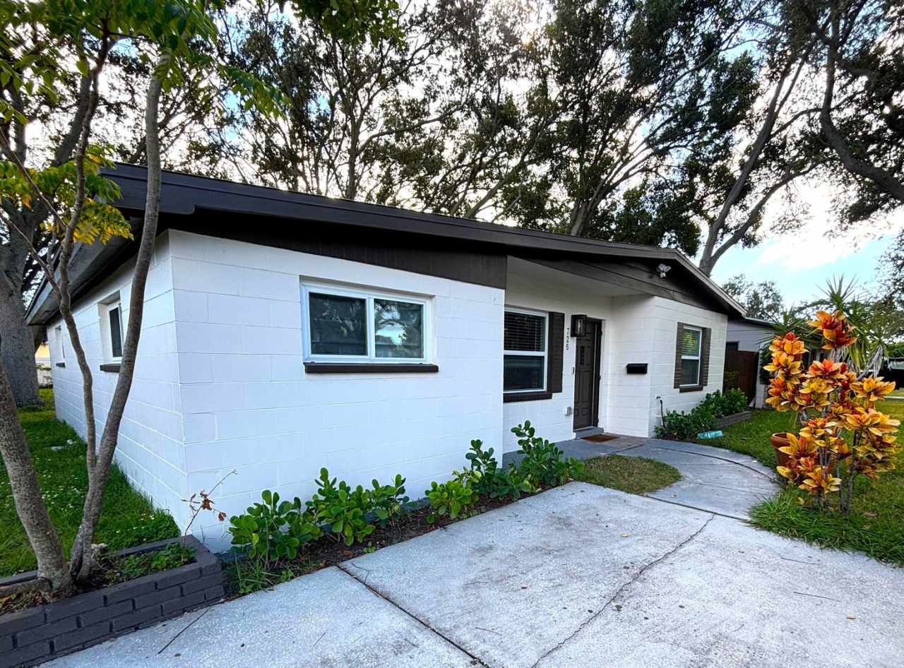 Fully Remodeled 3-Bedroom + Den Home for Rent in St. Petersburg, FL!