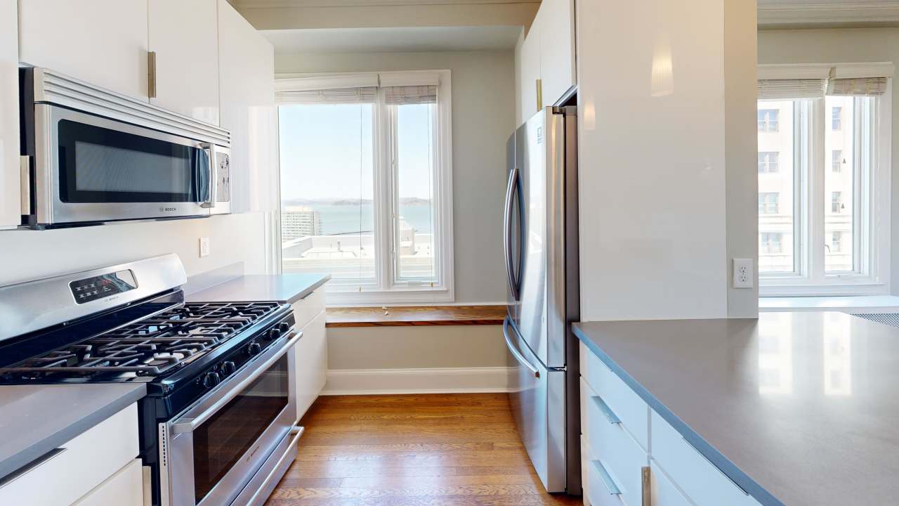2677 Larkin - Furnished