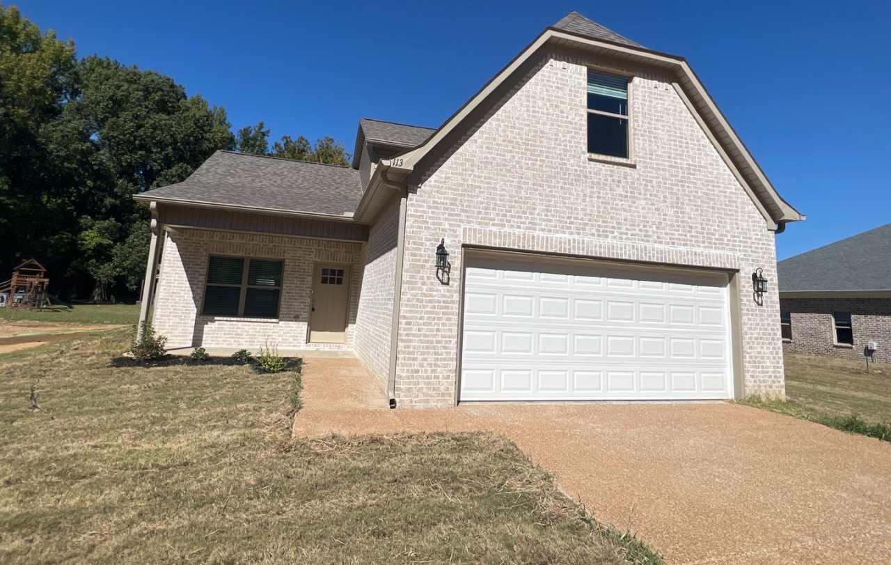 4 bed, 2.5 bath house in Atoka built in 2022