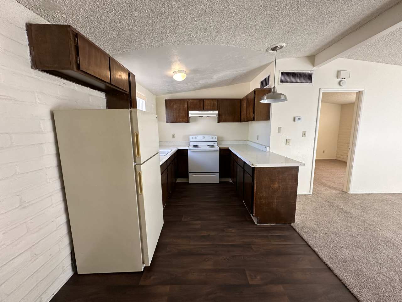 3020 N Balboa Ave Apt 6