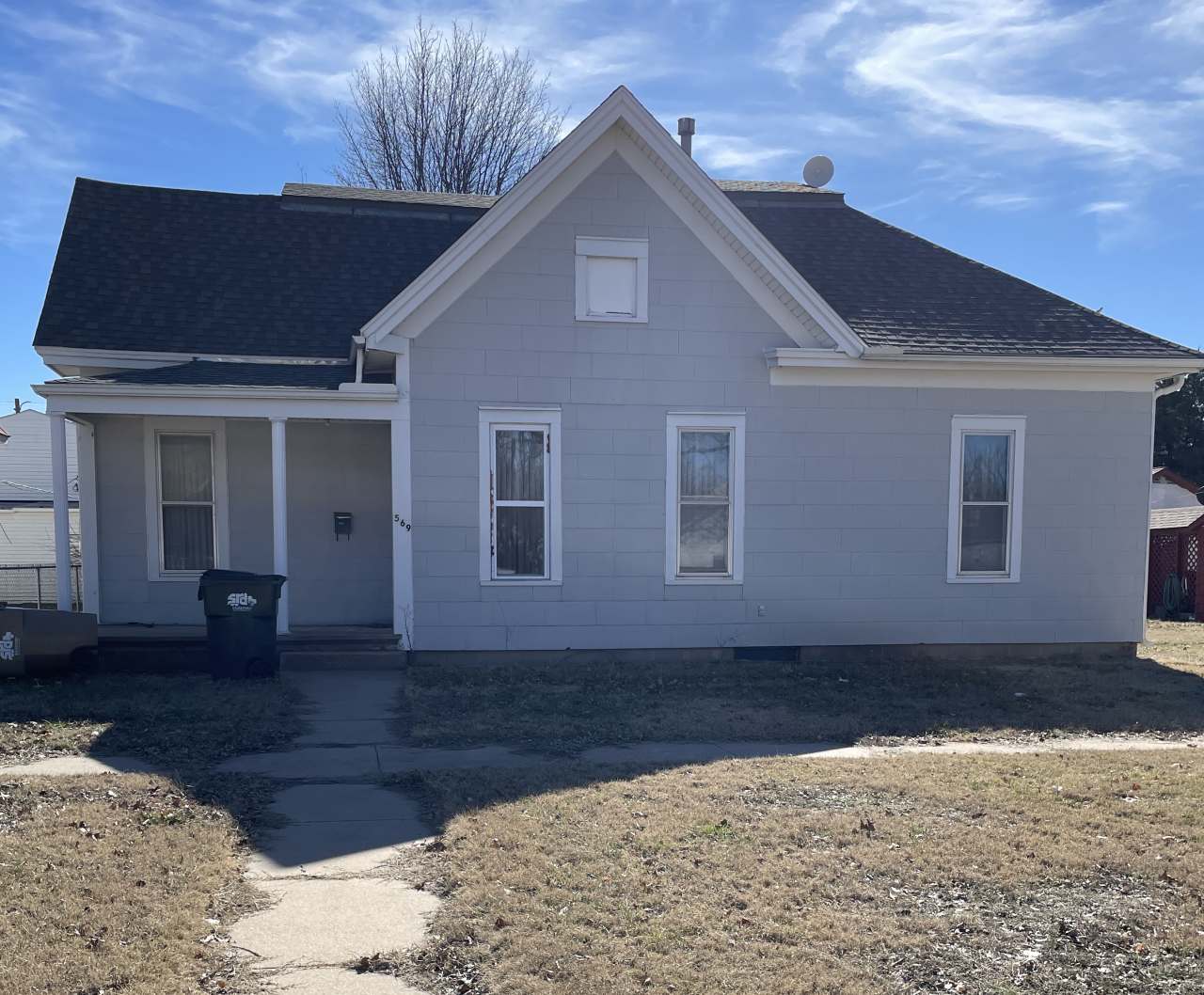 569 West Broadway Avenue