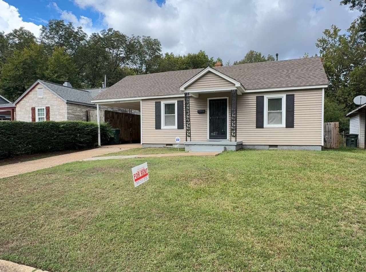 Charming 2-Bedroom Home with Carport  Storage - $500 Move In Special