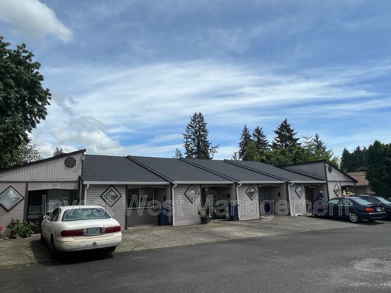 632 SE Russell Street