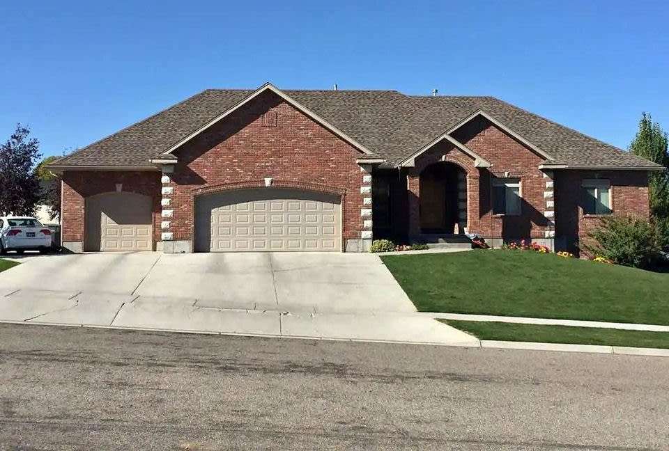 146 South Hidden Valley Road