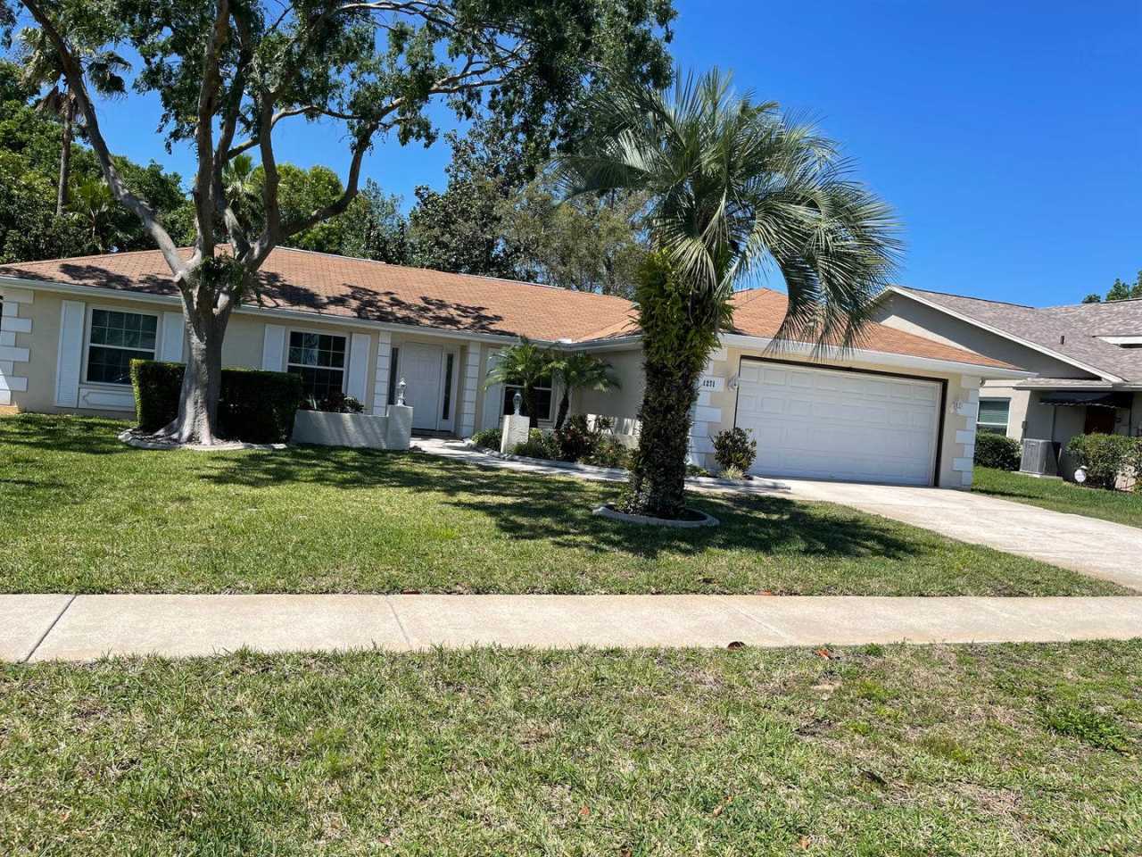 Adorable 2 bedroom 2 bath pool home in Seven Hills