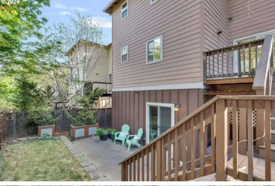 239 Mount Rainier Loop