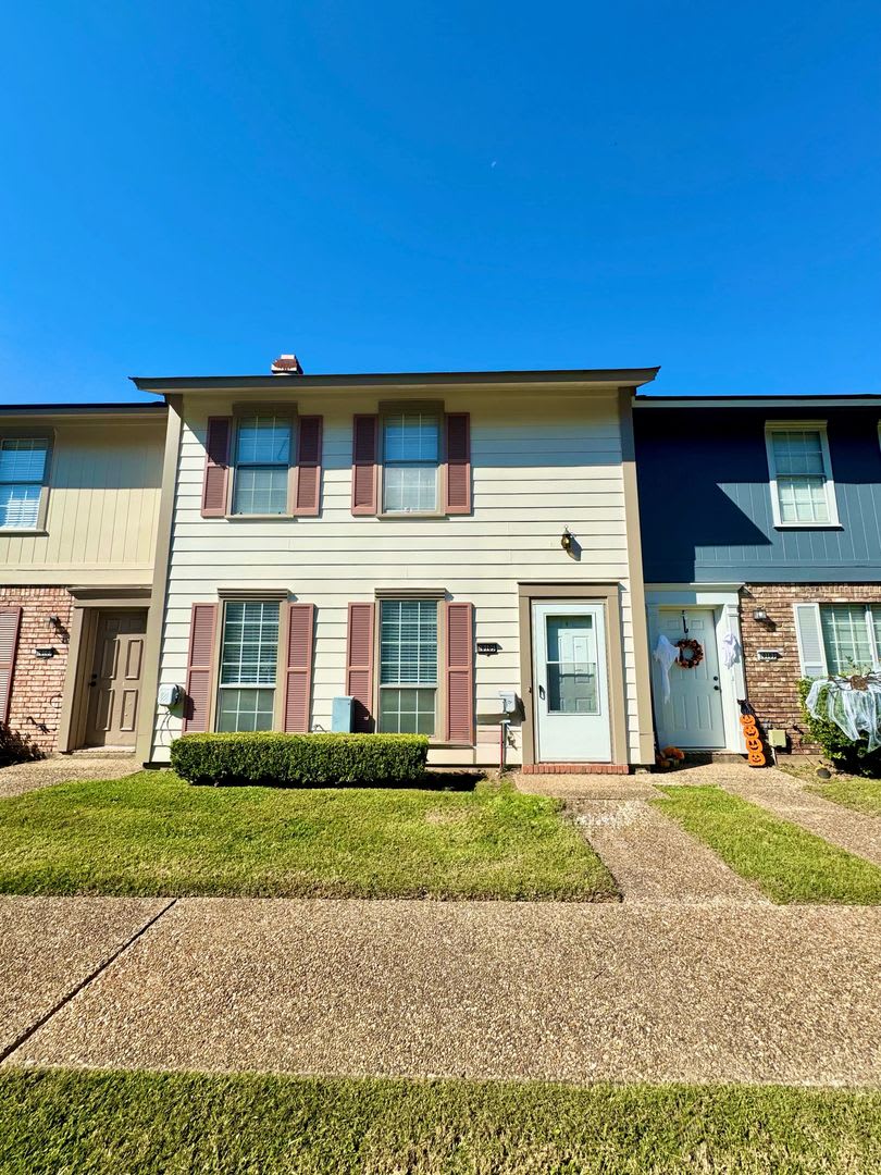 TOWNHOME IN SHREVEPORT