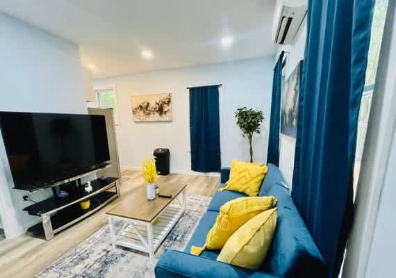 735 East University Avenue Unit 1