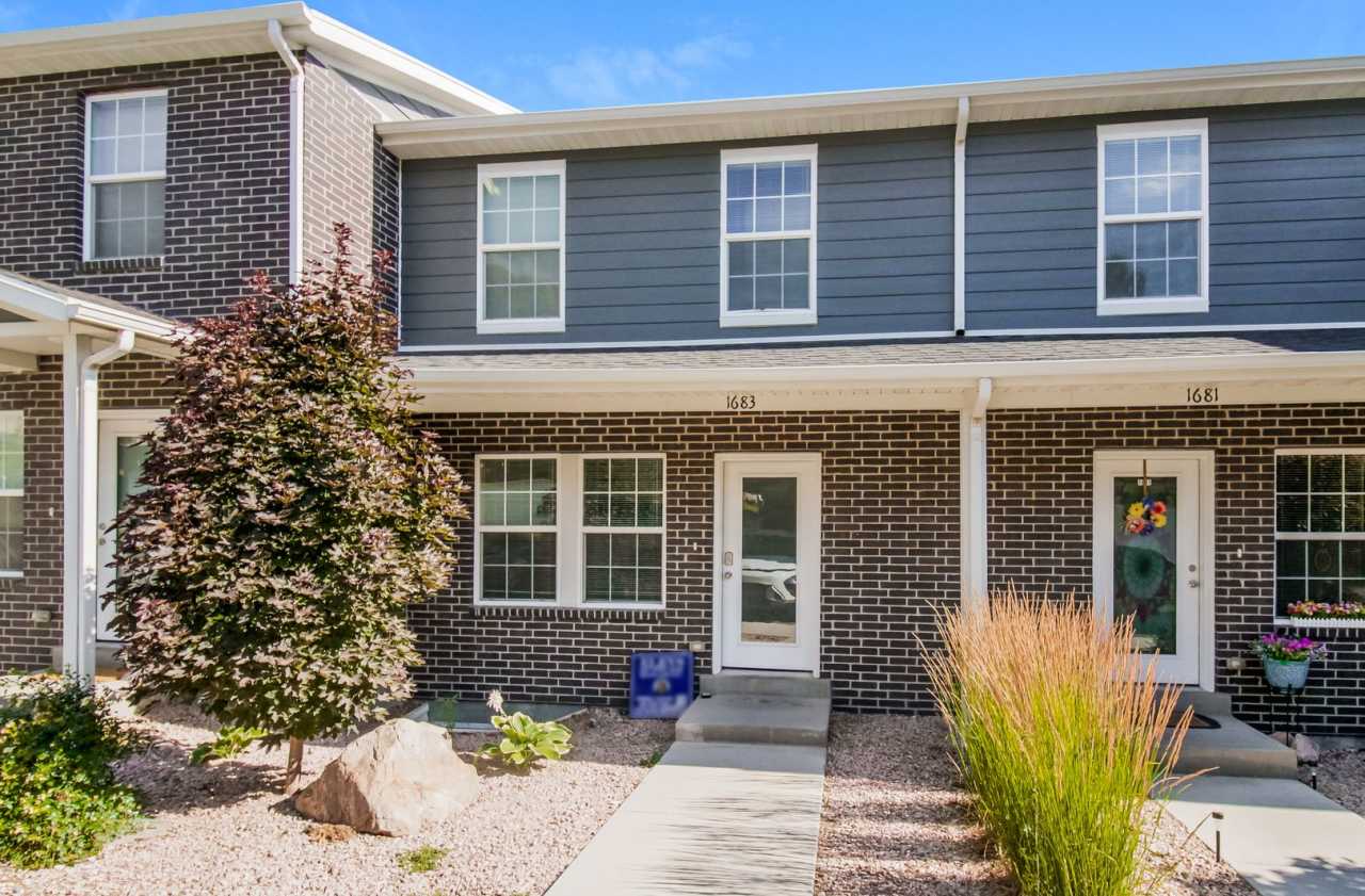 Spacious 3 Bed, 2.5 Bath Pet-Friendly Home with Central Air  Carport Parking! - Available on January 12th!