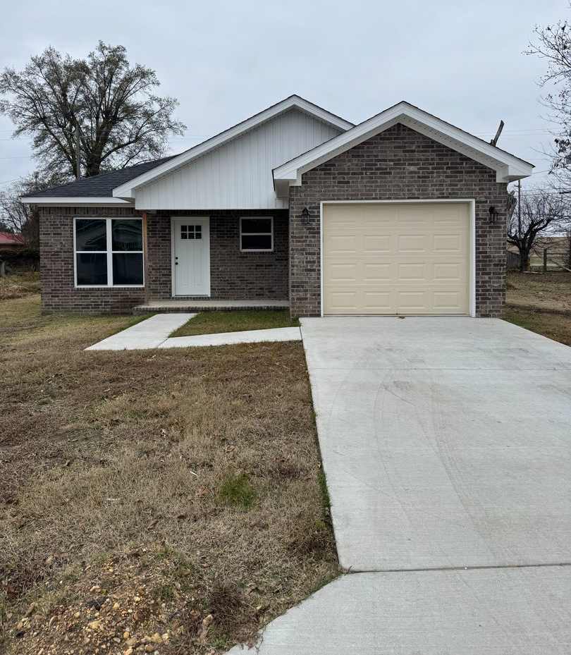 Brand New 3 Bed / 2 Bath In Trumann Available Now!