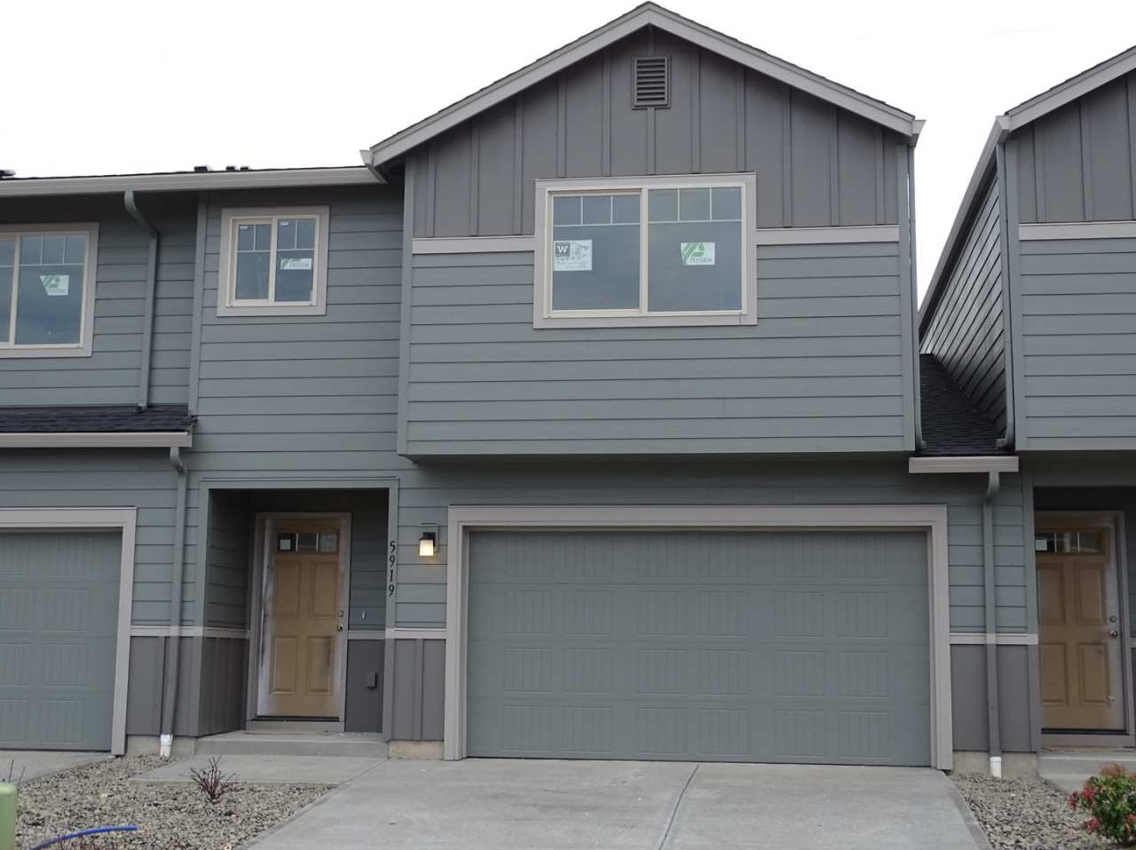 Like New Townhouse for Lease near Walnut Grove - 5917 NE 71st Ct