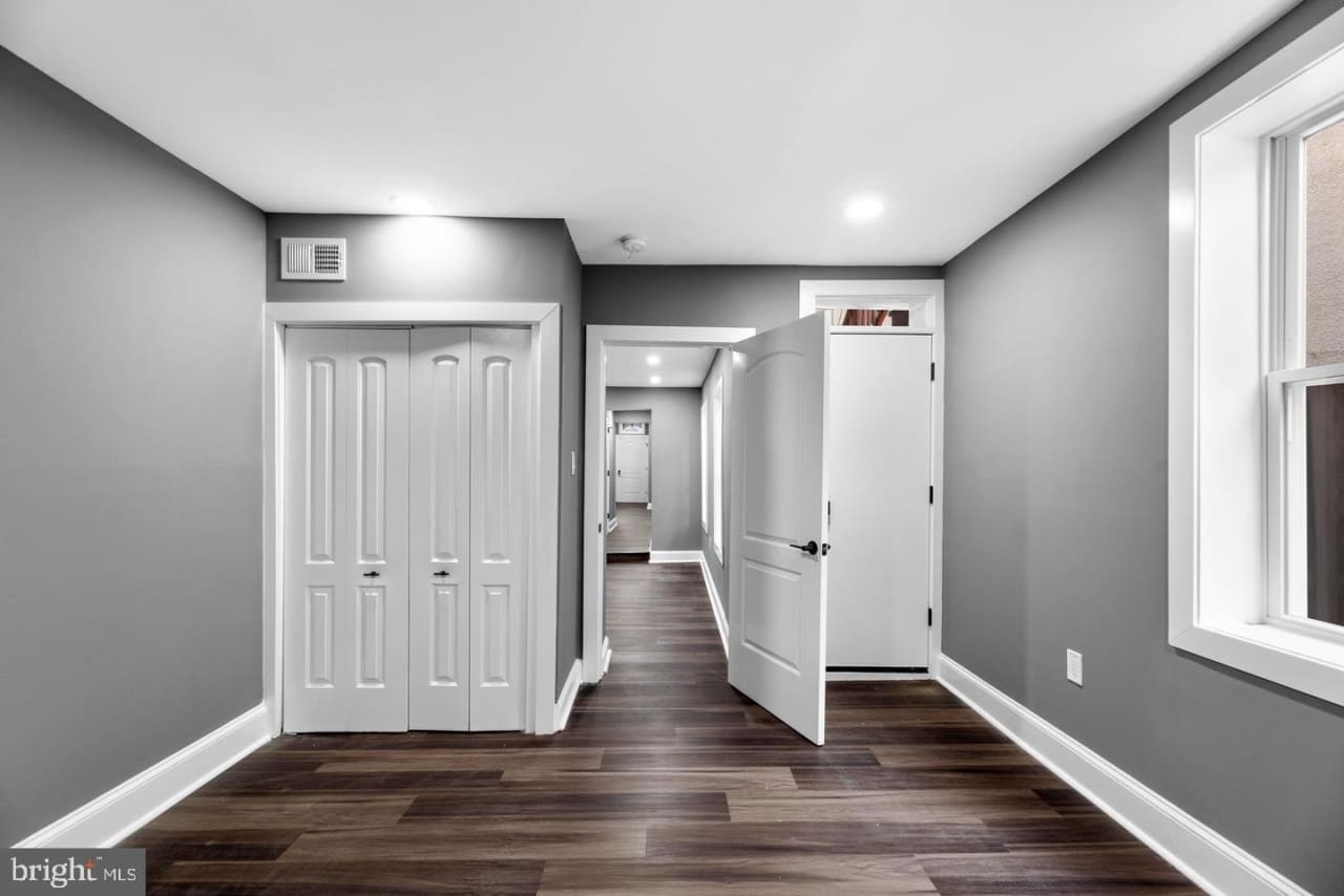 831 LIGHT Street unit: A