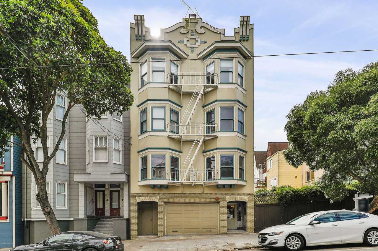 Cole Valley: Bright Top Floor Unfurnished 1 Bed 1 Bath with Garage Parking