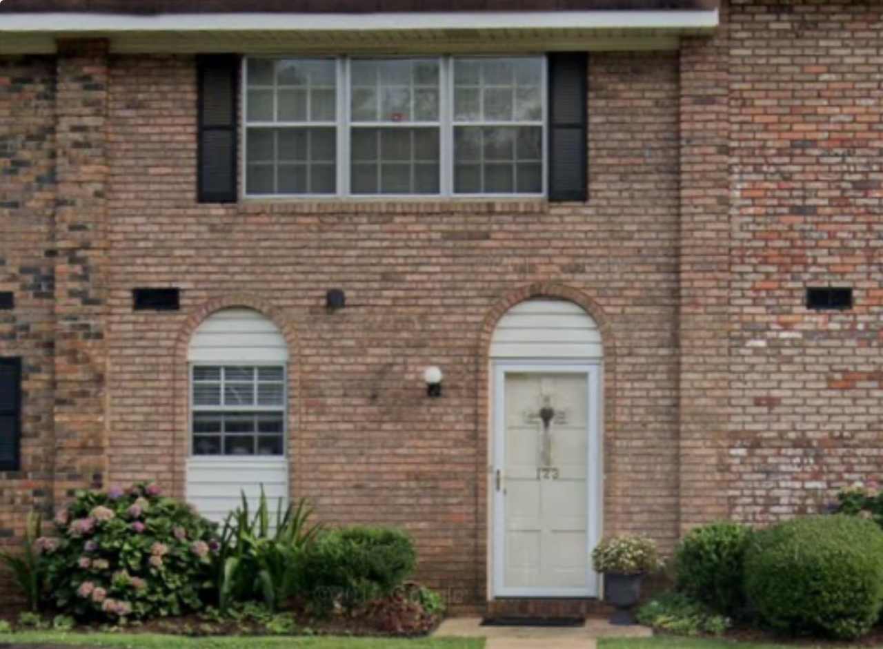 123 22nd St - 2 bedroom 1-1/2 bath Townhome in the Verner School zone