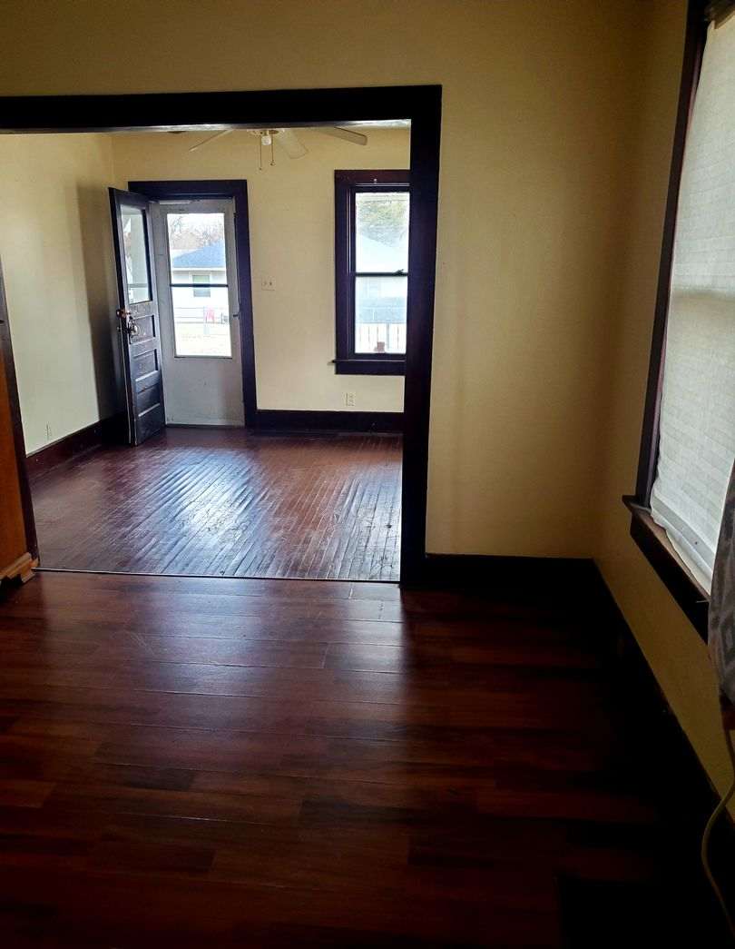 Coming Soon! Well Maintained and Clean 2br/1ba House with Hardwood Throughout