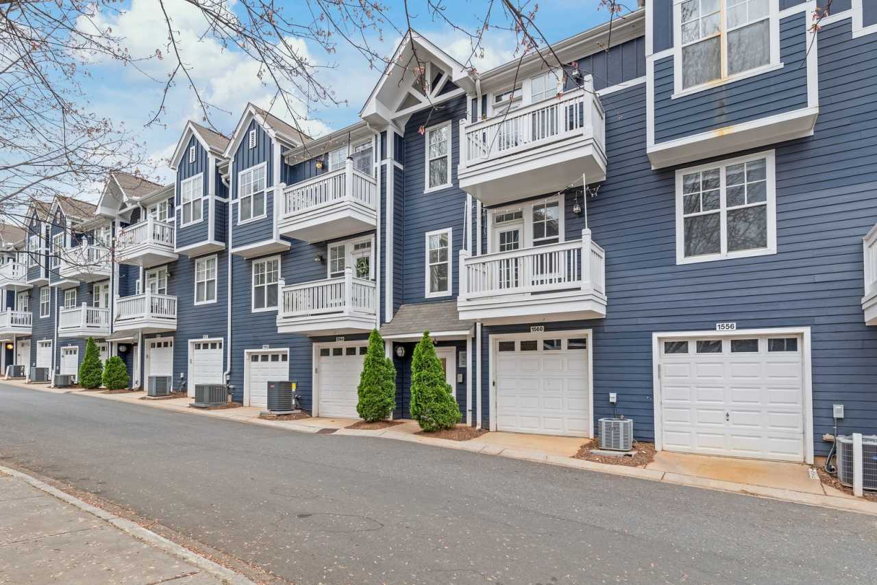 (Move-In Special) Charming 2-Bedroom, 2-Bath Townhome in Wesley Heights!
