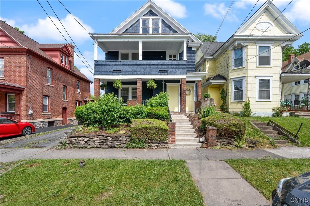 1030 Oak Street unit: 2