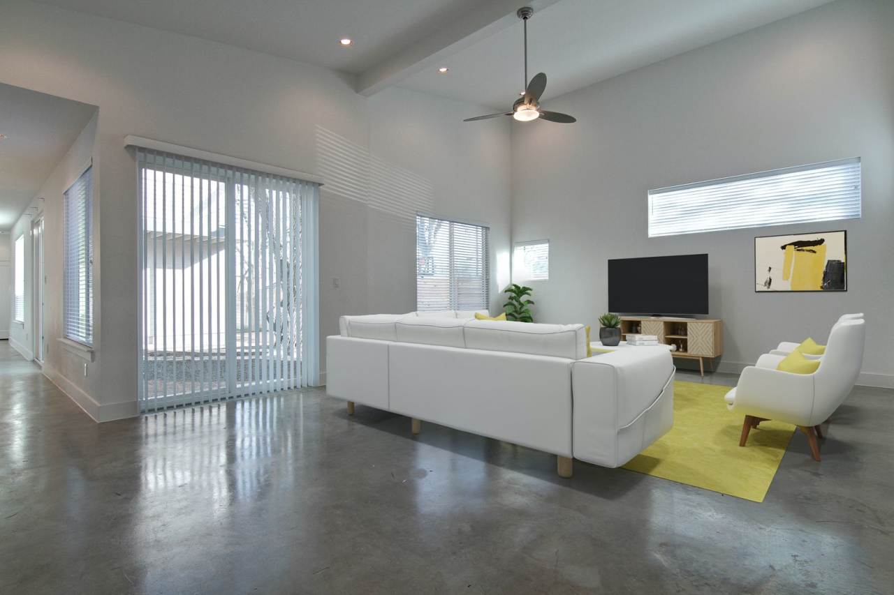 UT PRE-LEASE: 2014 Construction, 6 bed / 3.5 bath home with modern amenities, great location