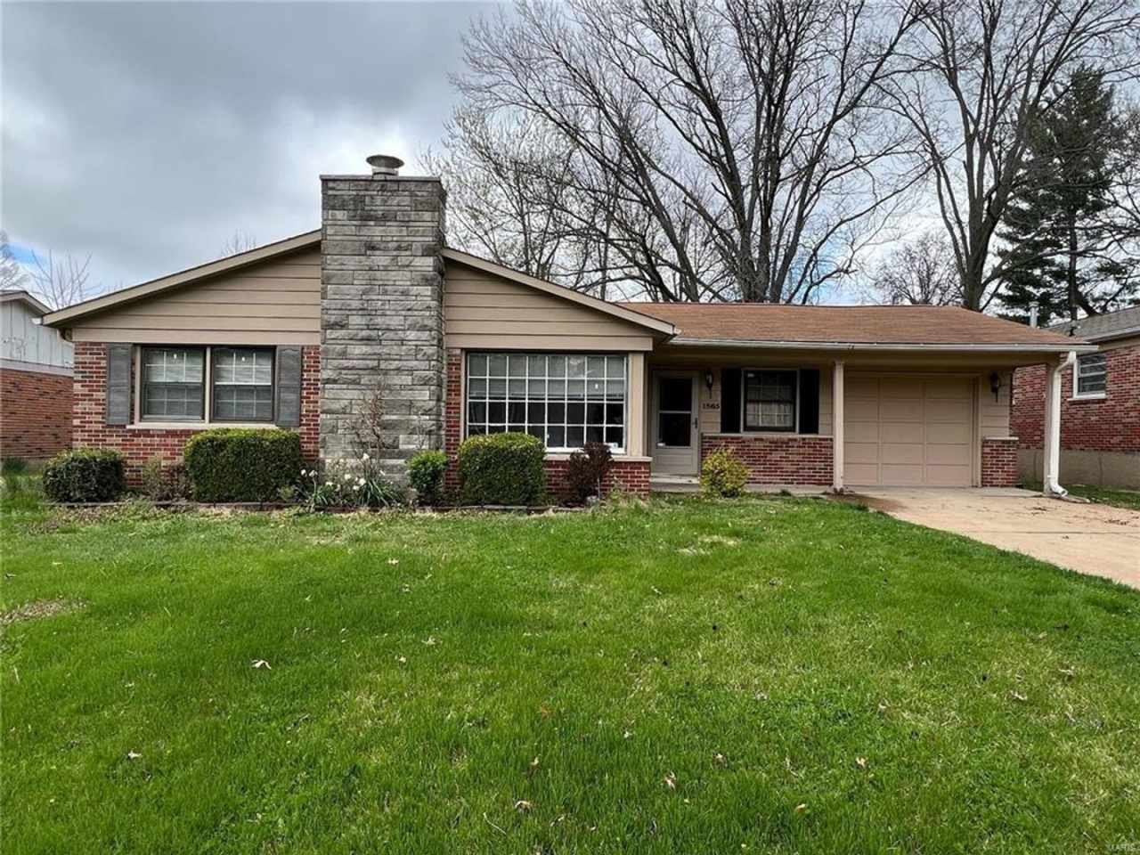 1565 ZURICH DRIVE | FLORISSANT 63031