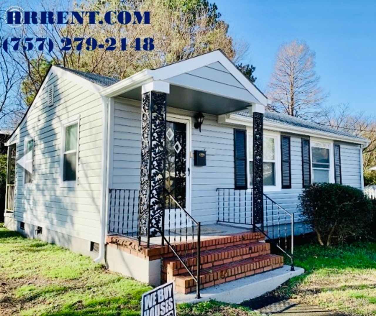 Adorable 2 Bedroom 1 Bath Single Family Home located in the heart of Portsmouth VA!