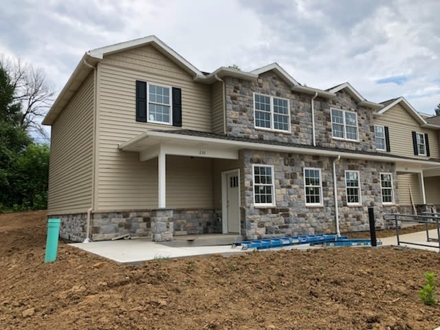 3 Bedroom, 3 1/2 Bathroom Townhouse