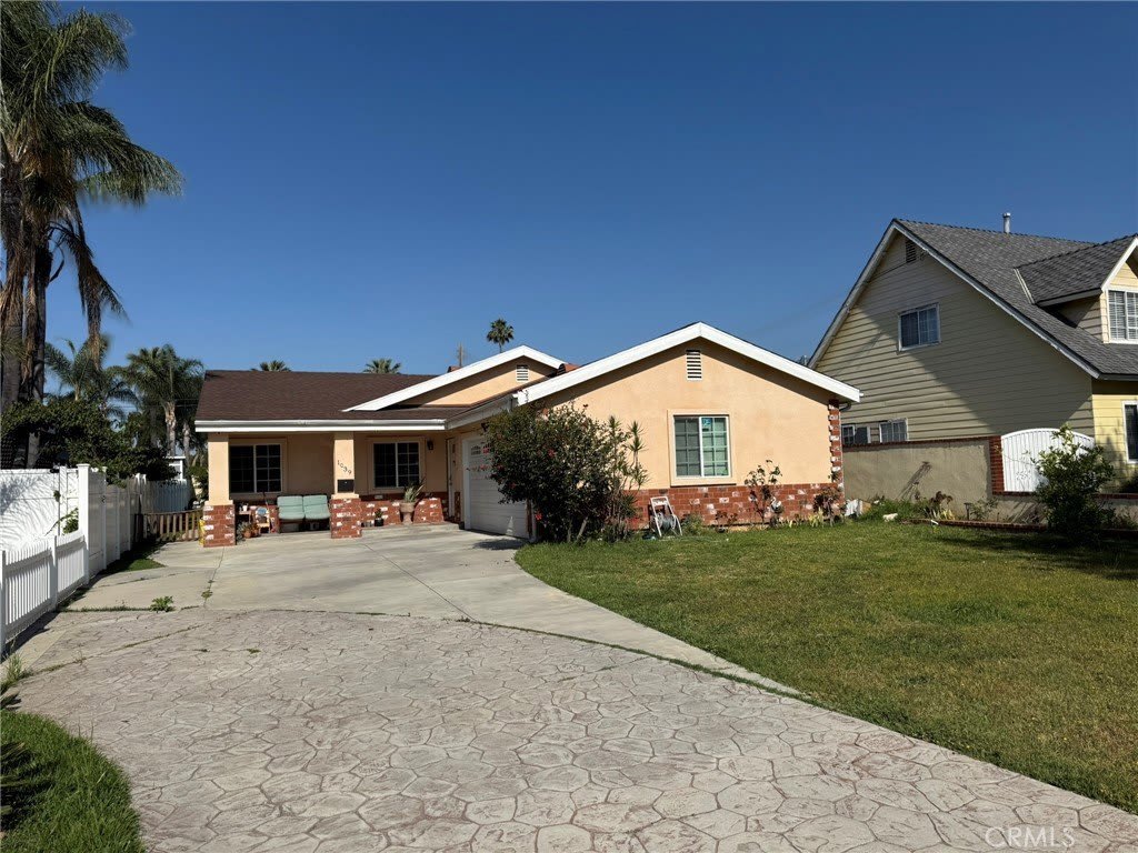 1039 N Soldano Avenue