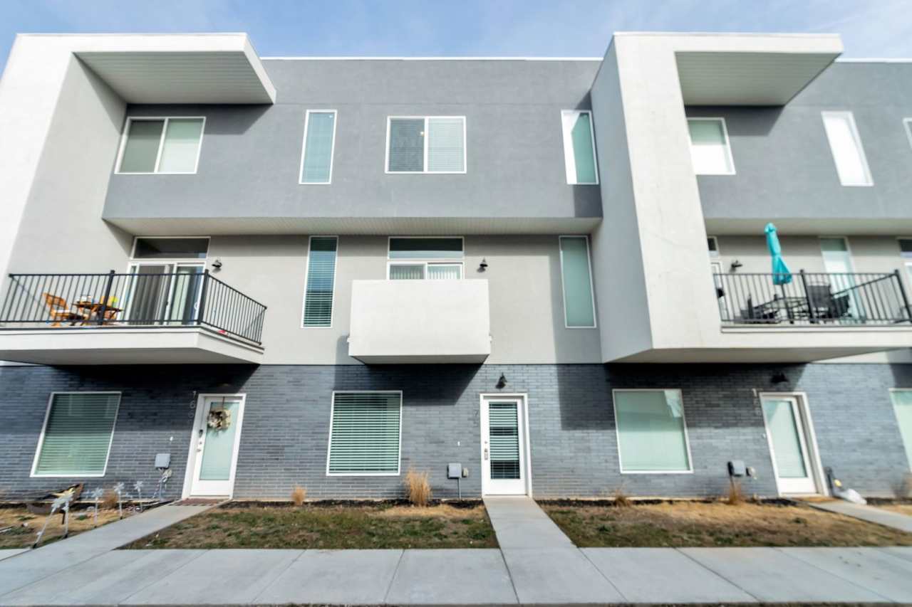 Spacious 4 Bed, 3 Bath Pet-Friendly Home with Central Air  Modern Features! - Available NOW!