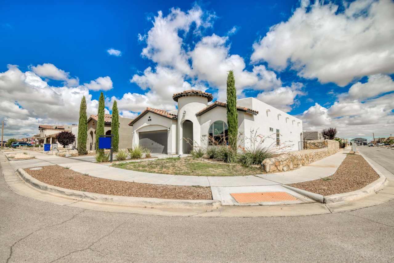 Beautiful East side House in Ventanas Subdivision