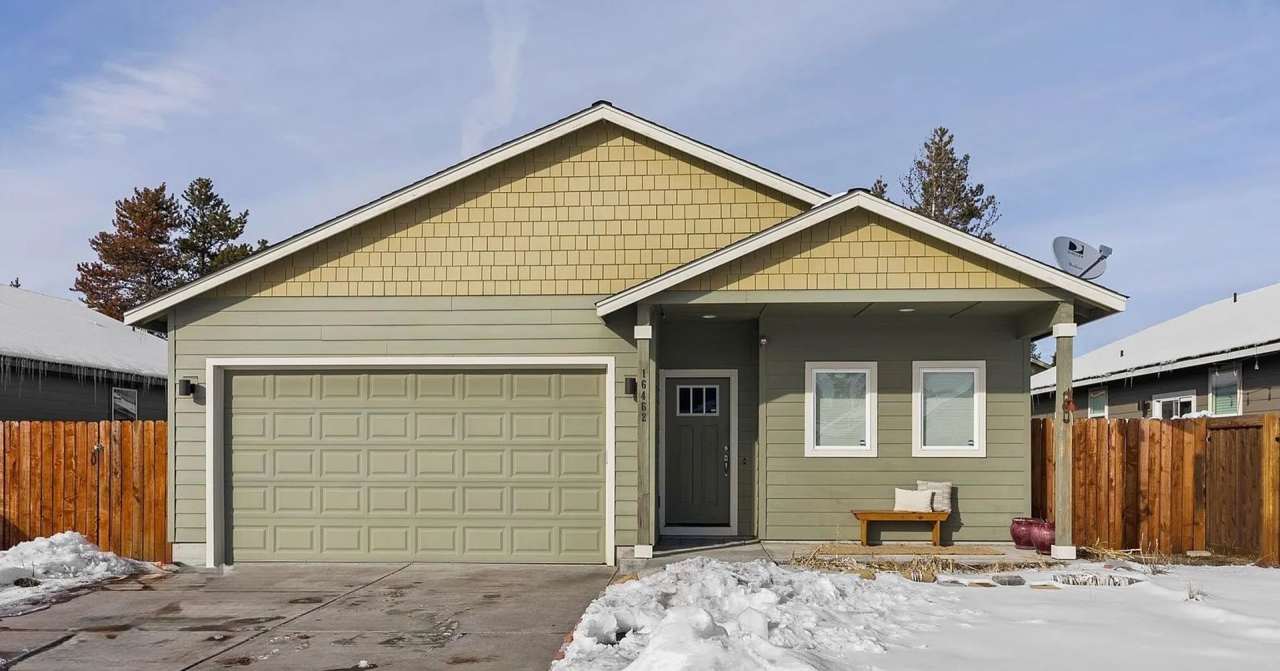 Charming 3-Bedroom, 2-Bathroom Home in Huntington Meadows