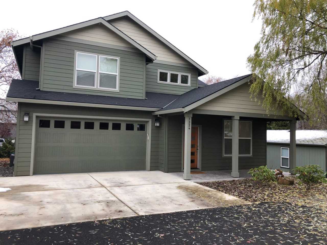 5 Bedroom, 5.5 Bathroom Home in Hood River.