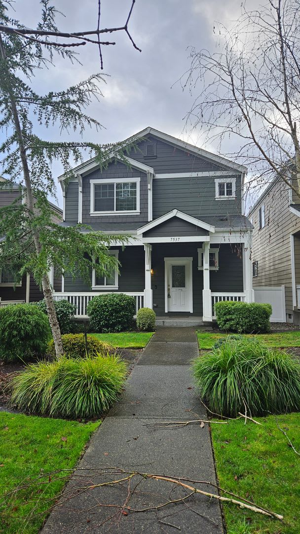 Hawks Praire Lacey 3 Bdrm Home!