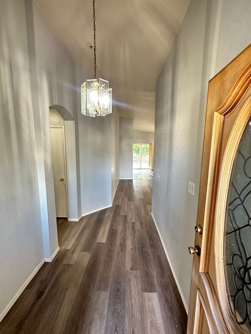 Spacious and Stylish 3 Bedroom Home in a Prime Bakersfield Location!