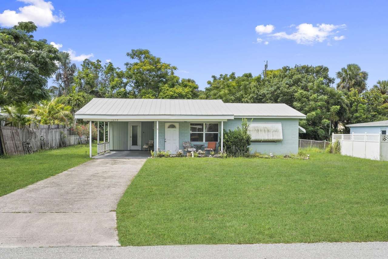1658 NE Sunview Terrace Terrace