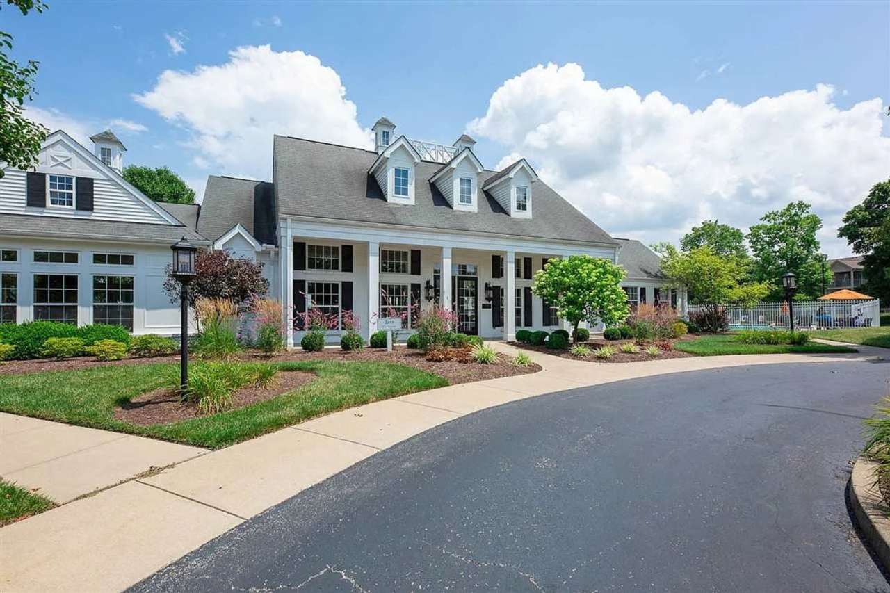 Spacious 2BR Condo with awesome amenities in Florence