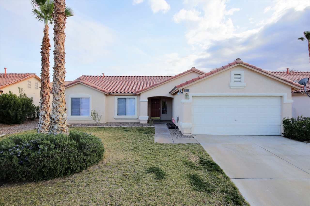Gorgeous 3Bed/2Bath, 1-Story Home w/ Private Pool located in the Henderson