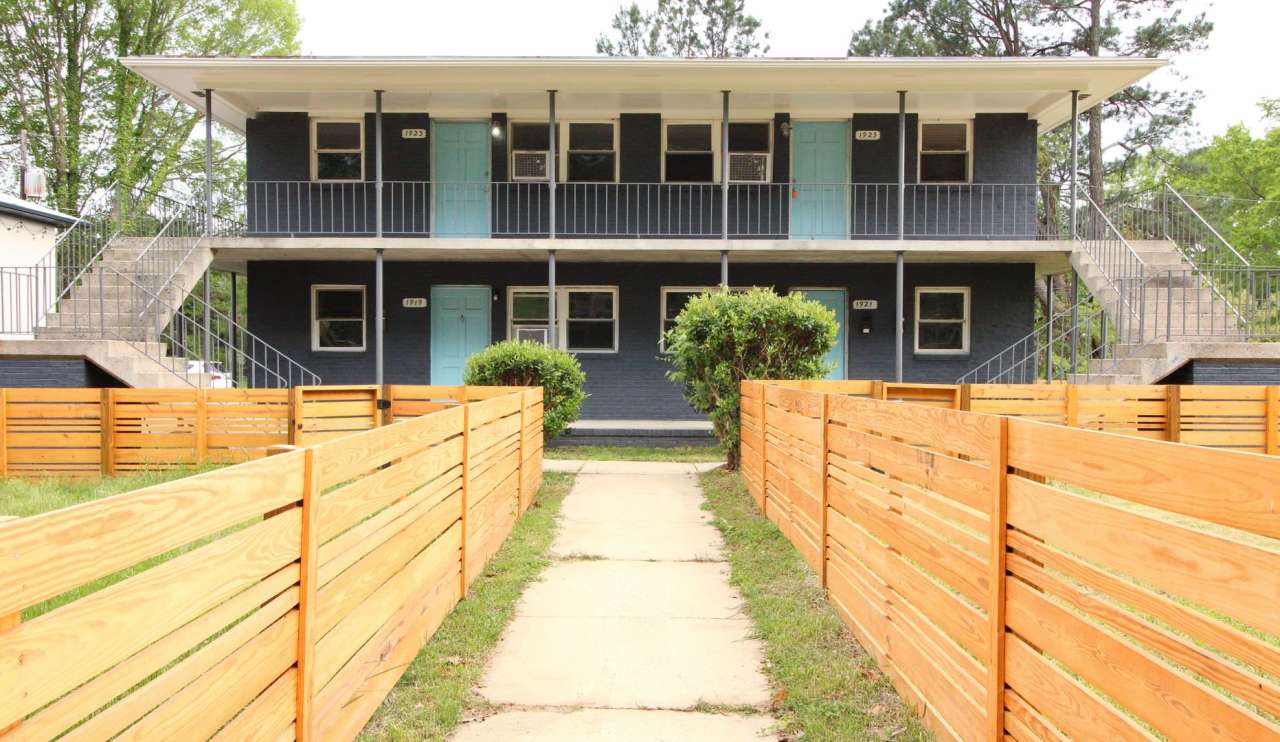 Awesome 2BR/1BA Apartment in popular LAKEWOOD near Duke University!