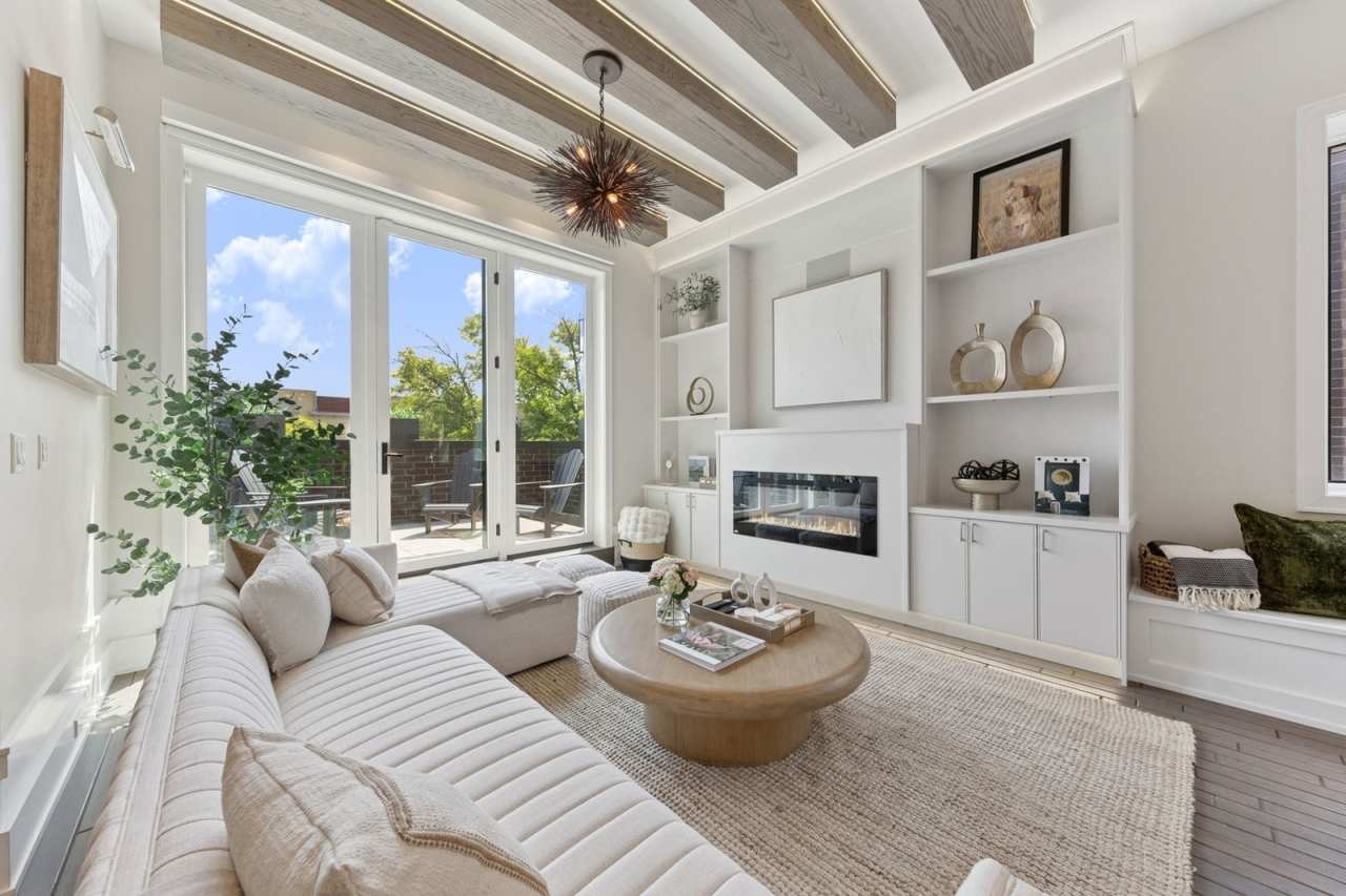 2756 North Magnolia Avenue