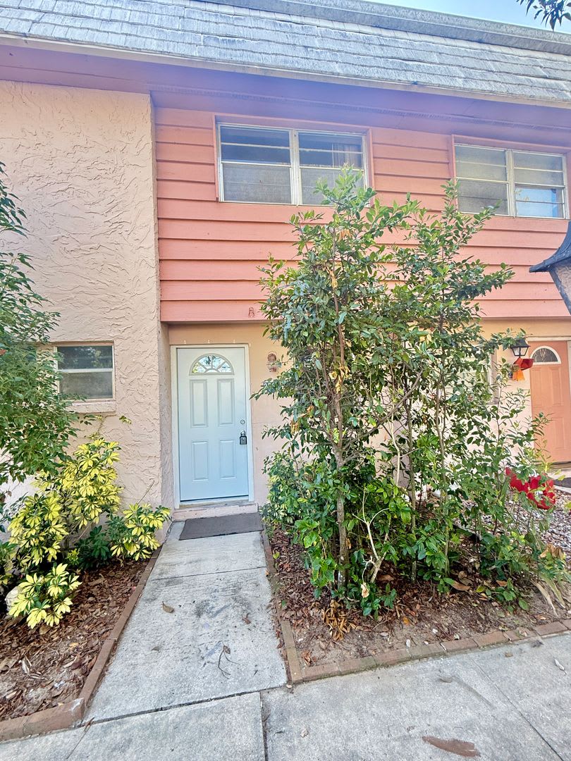 ROYAL OAK TOWNHOUSE CONDO