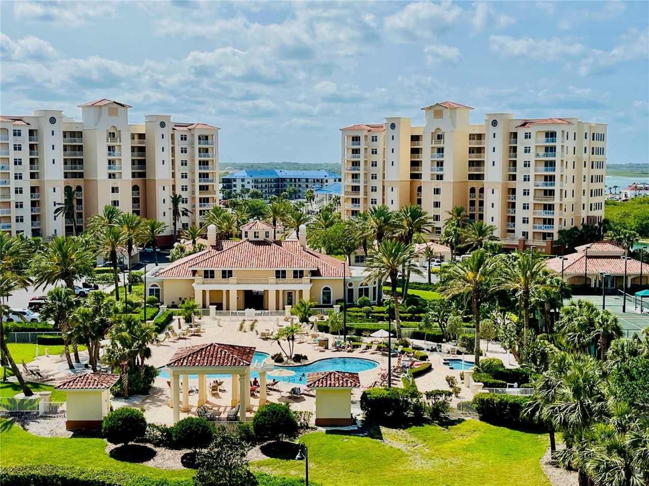 261 MINORCA BEACH WAY 702