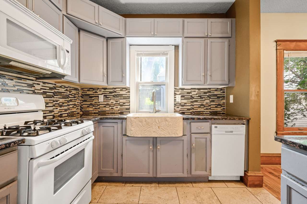 Incredible 5BD/2BA HGTV Remodeled Home near U of M  Dinky Town! Avail. 9/1/26!