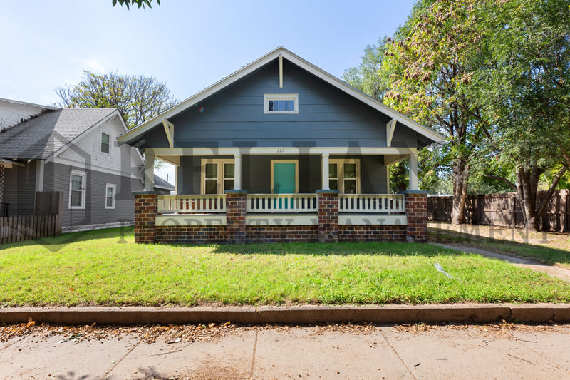 221 North Walnut Street