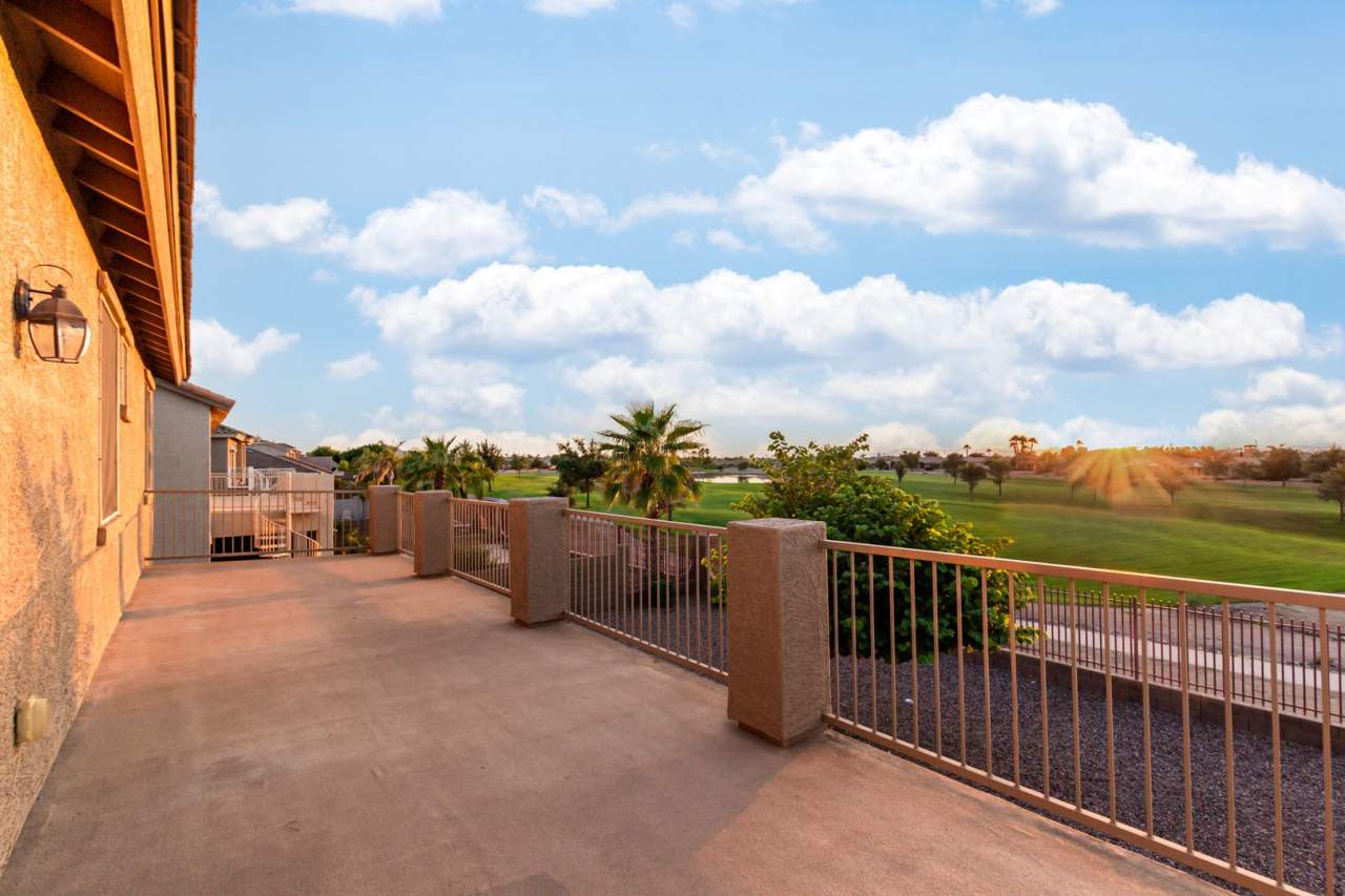 Gorgeous Golf Course Views in Gilbert, AZ!