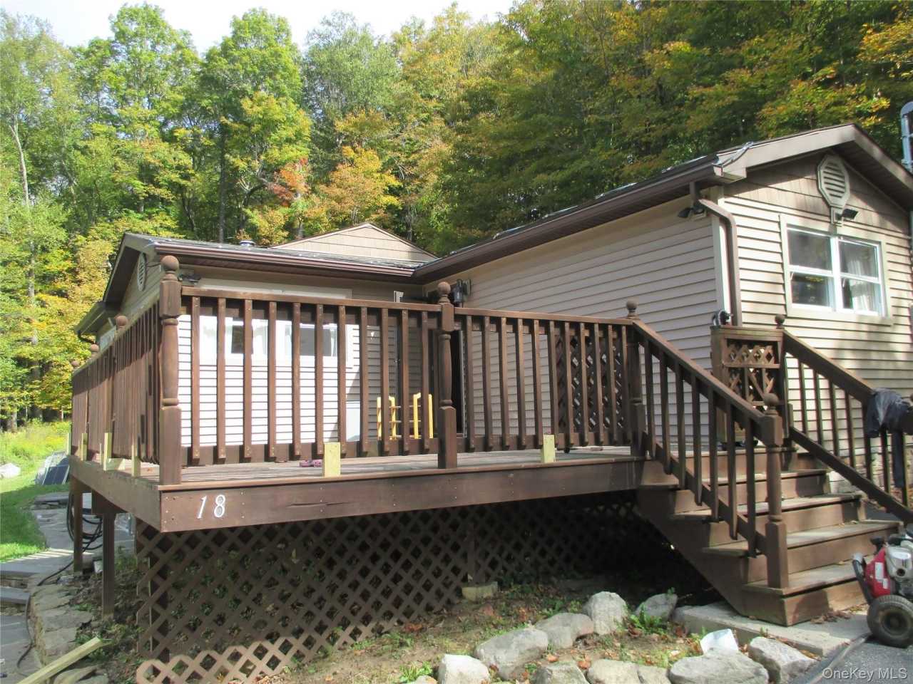 18 Ashlee Meadow Road