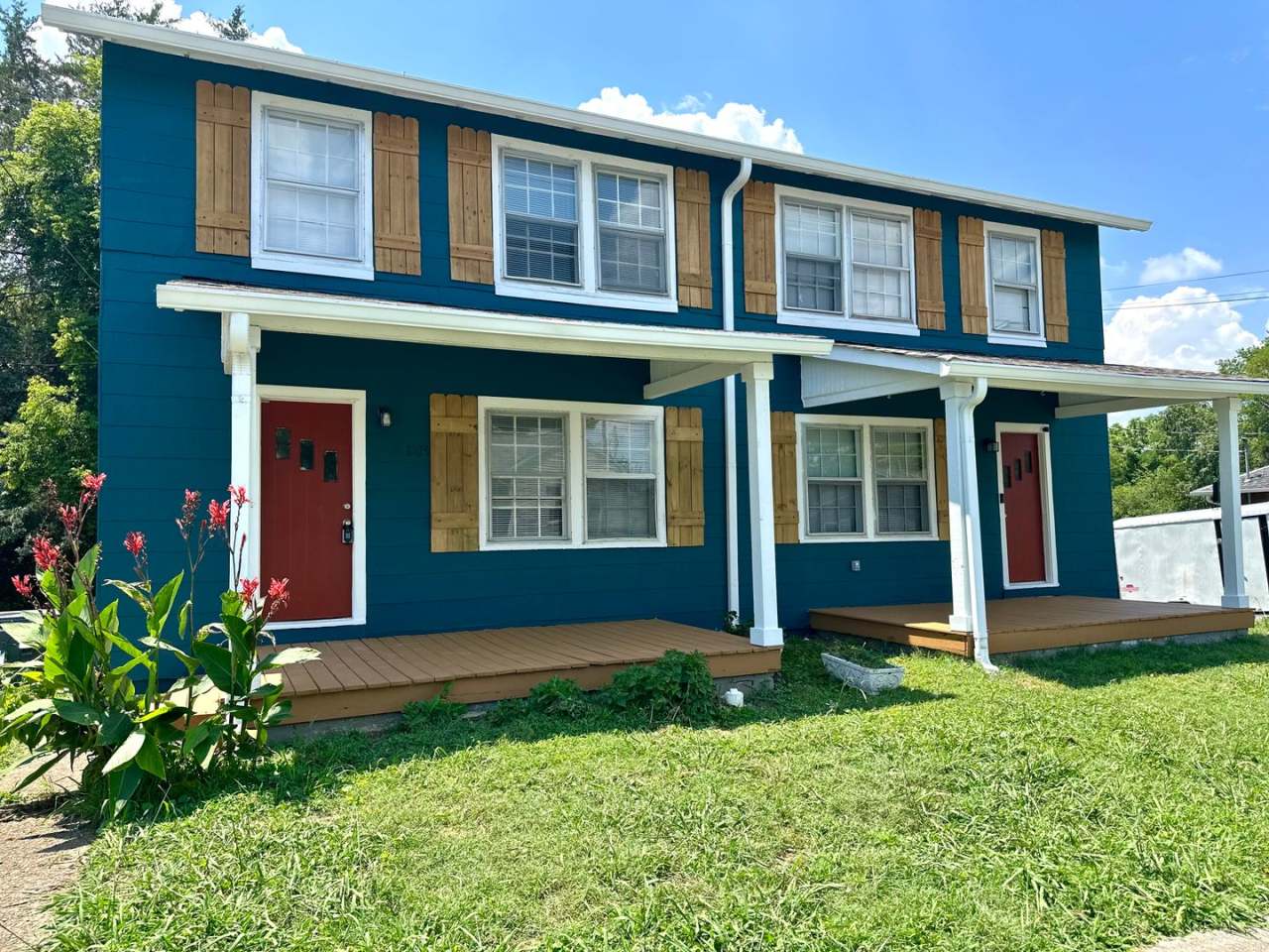 Renovation Complete! New exterior and interior!! Pet friendly!