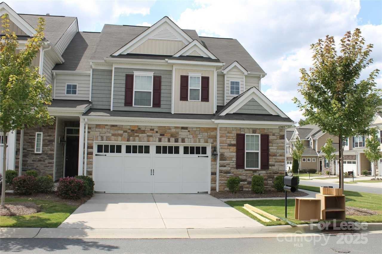 11202 Wrangler Trail Way