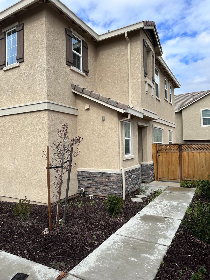 $500.00 off first full months rent