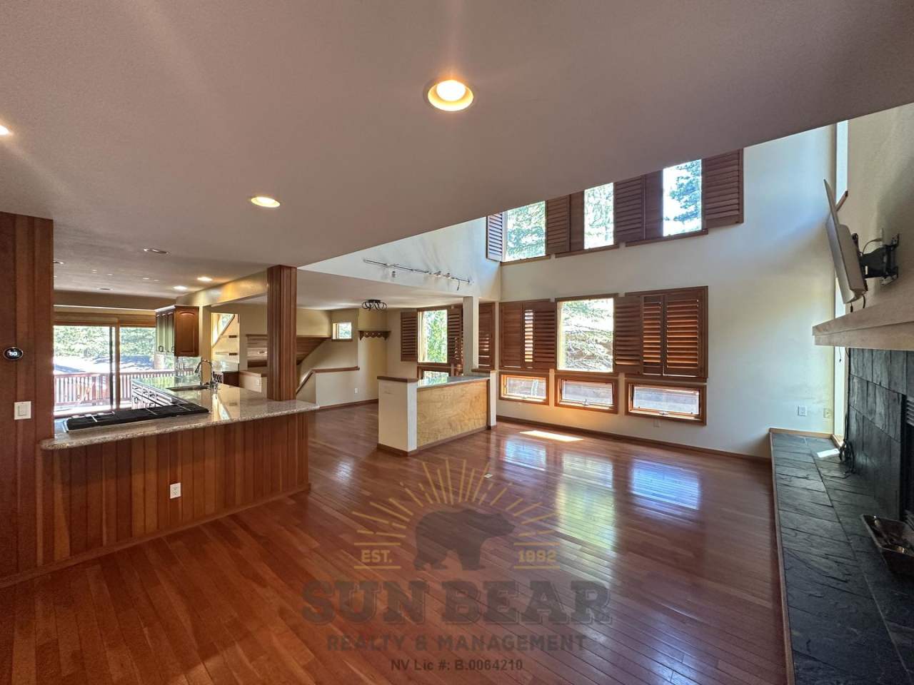 Bright Unfurnished Home with 2 Car Garage!