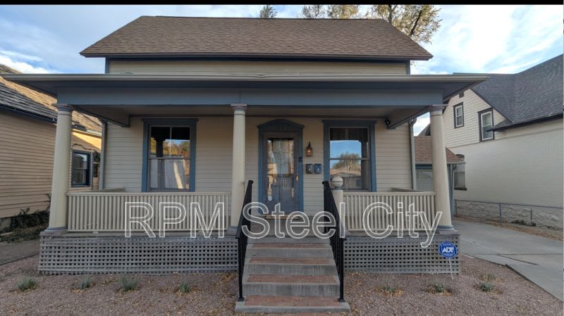 512- 512 1/2 W 10th St