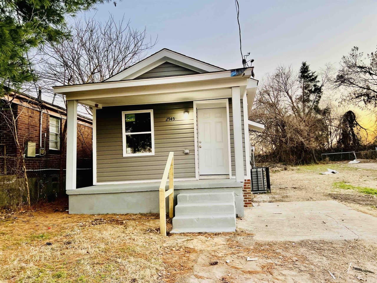 2545 Spottswood Avenue